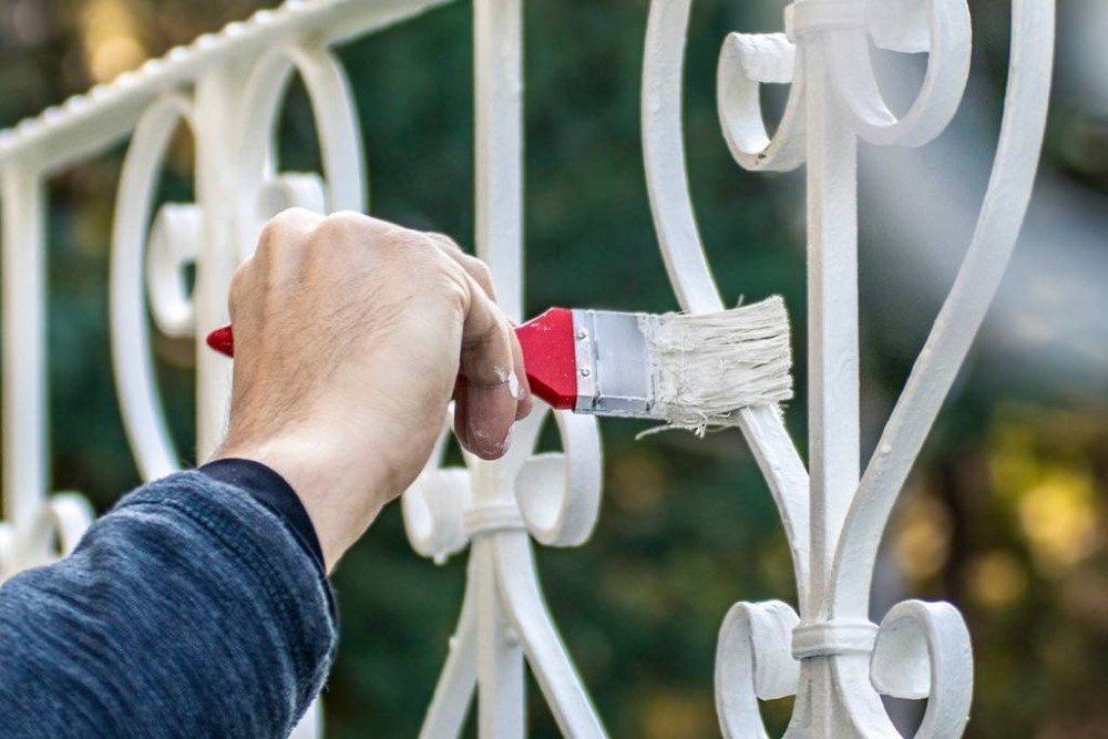 exterior metallic fence painting services 5