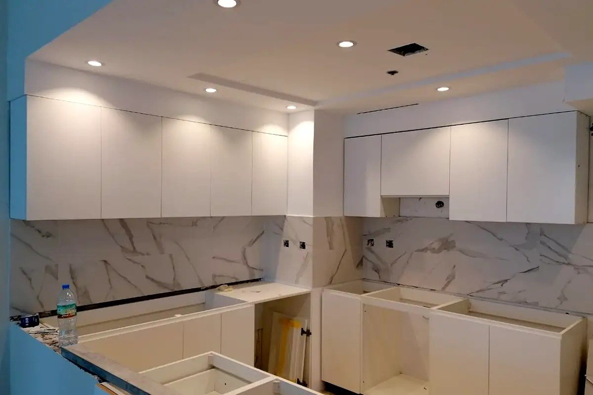 professional office kitchen wall painting services in dubai